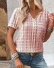 Khloe | Lässiges V-Ausschnitt-T-Shirt mit gestreiftem Karo-Muster