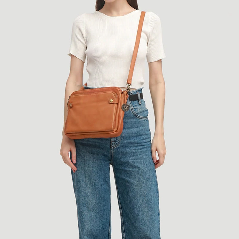 Cecilie | Schultertasche und Handtasche aus drei Schichten Leder