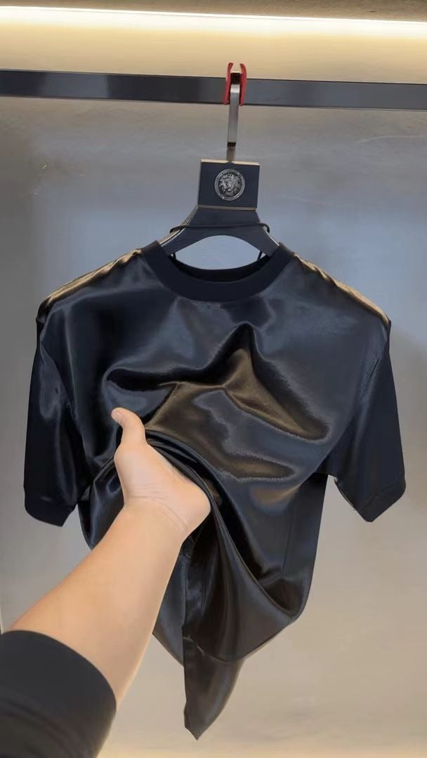 Rowell | elegantes Freizeit-Set aus seidigem T-Shirt und Shorts
