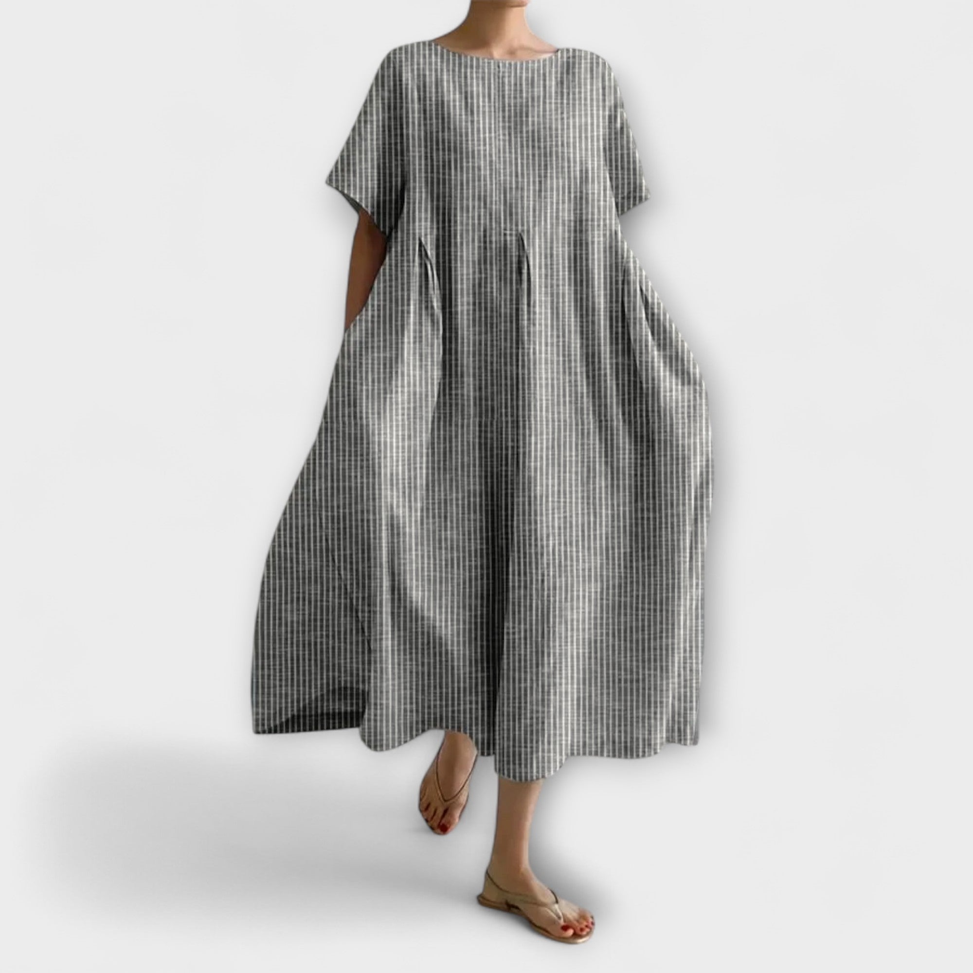 Amori | Lässiges luftiges kariertes Kleid
