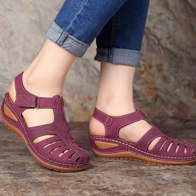 Conny | Ausgeschnittene Leder-Sandalen mit Knöchelriemen