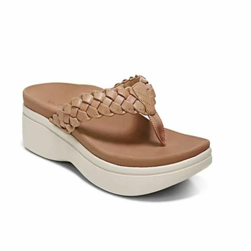 Sofi | Flip-Flops mit Keilabsatz und geflochtenem Riemen