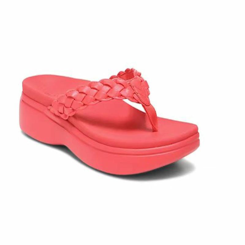 Sofi | Flip-Flops mit Keilabsatz und geflochtenem Riemen