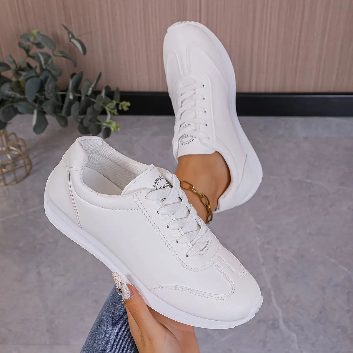 Abigail | Einfarbige Freizeit-Sportschuhe für Damen mit dicken Sohlen
