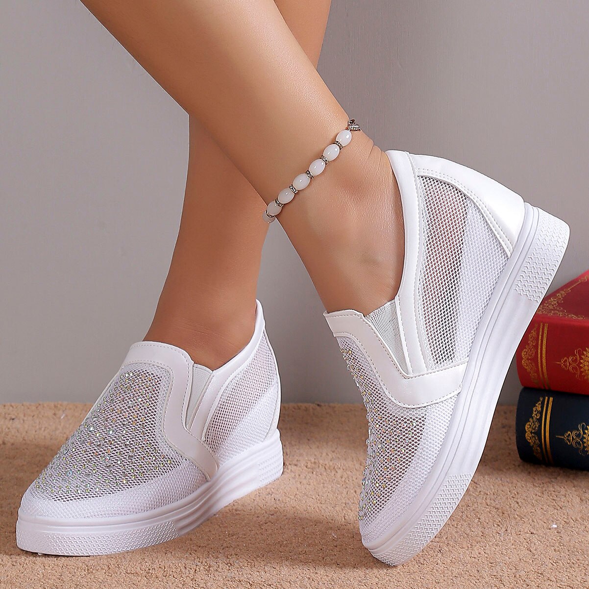 Cleofee | Glamouröse Sportschuhe mit Kristallbesatz