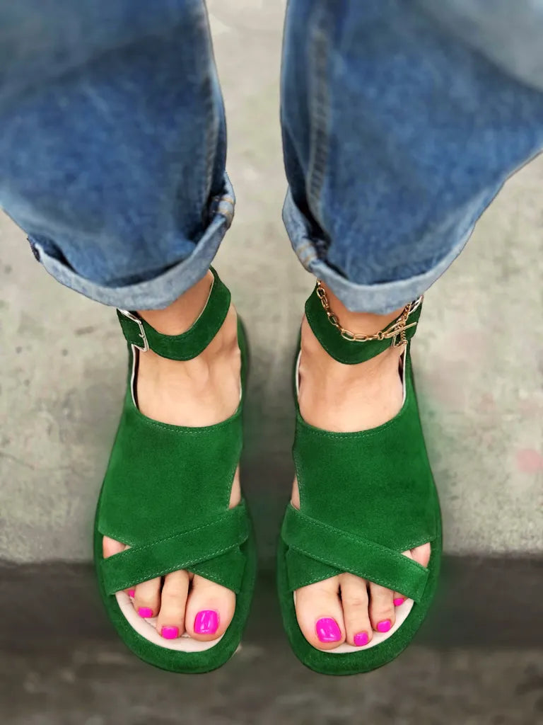 Kasey | trendige Römersandalen mit fischförmiger Schnalle für den Sommer