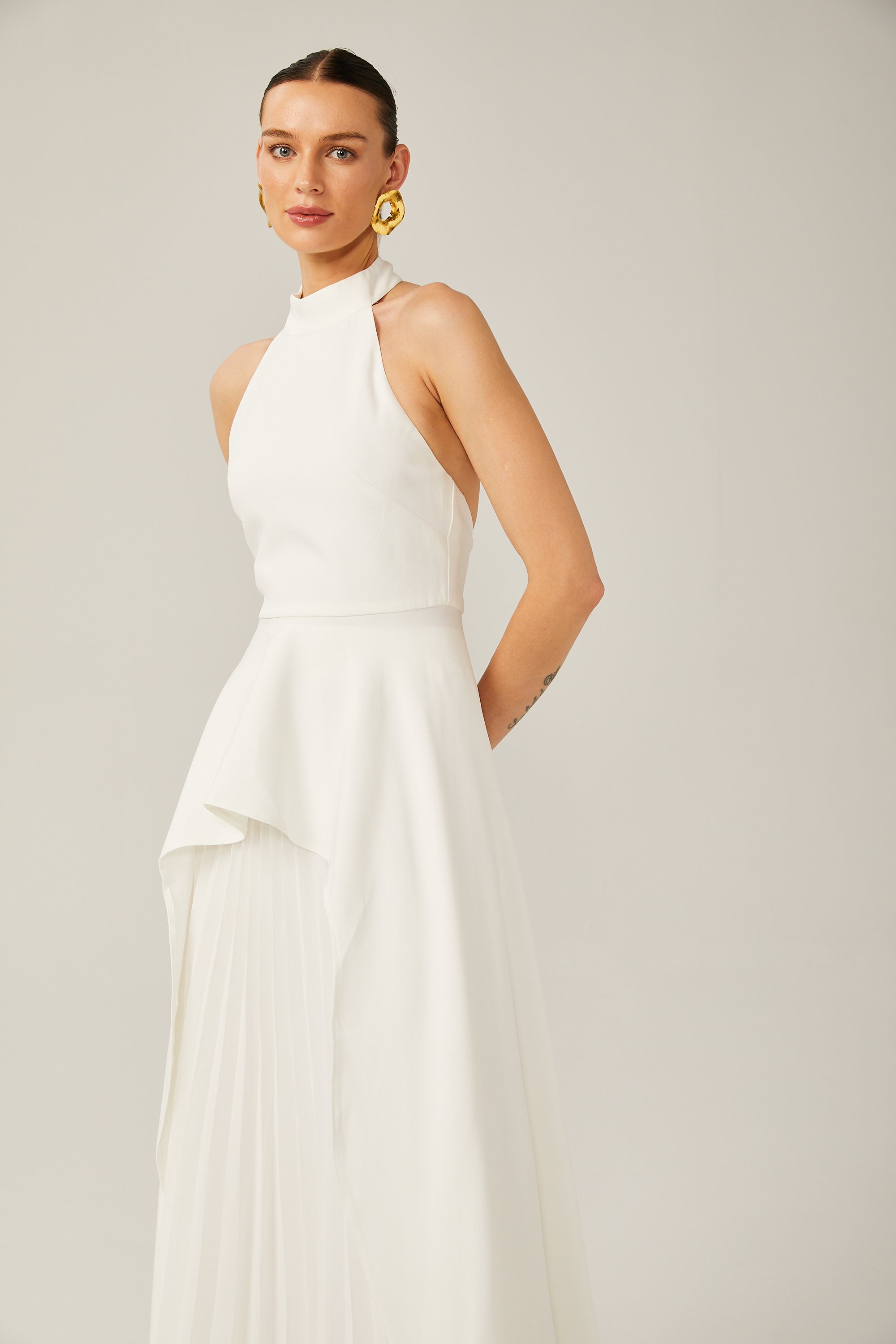 Reya | feminines langes Kleid mit Neckholder-Ausschnitt