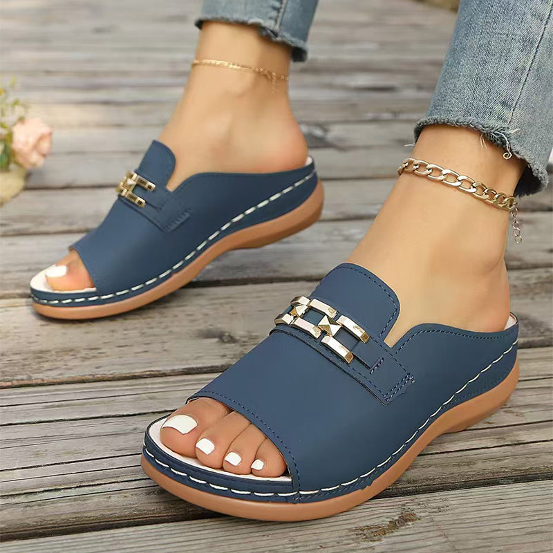 Nycha | Flache Sandalen mit offener Spitze und Schnalle