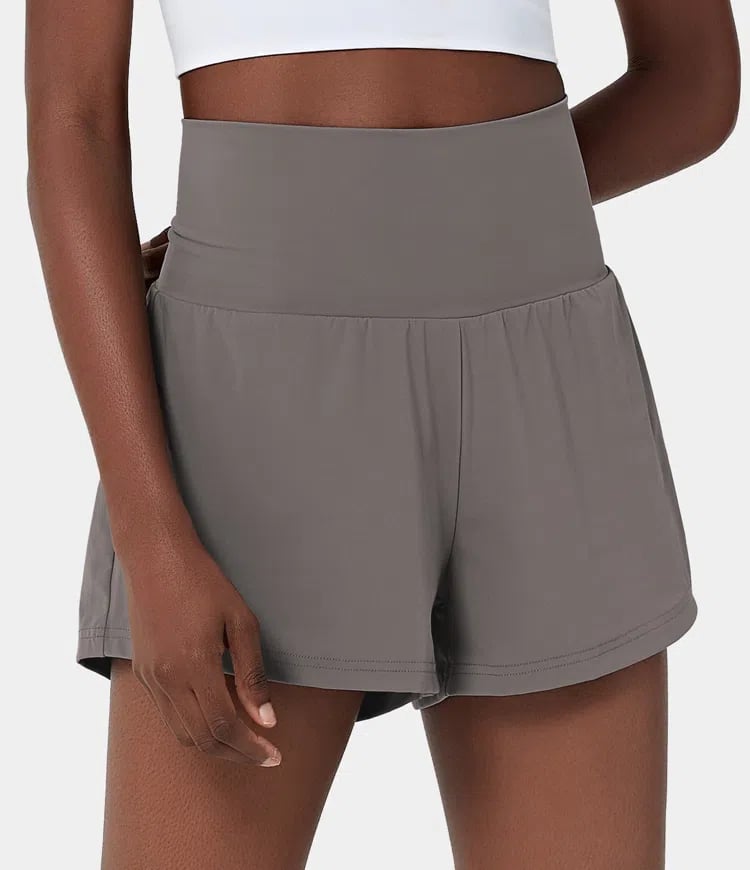 China | Sportliche Shorts mit hoher Taille und fließendem Oberstoff