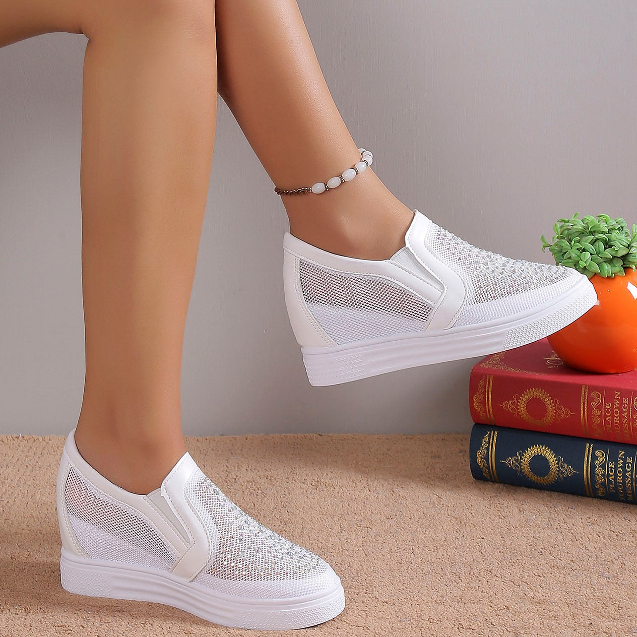 Cleofee | Glamouröse Sportschuhe mit Kristallbesatz