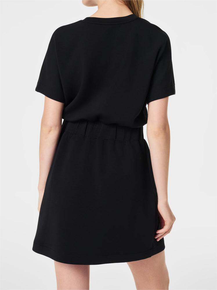 Luźna sukienka typu t-shirt z elastyczną talią👗