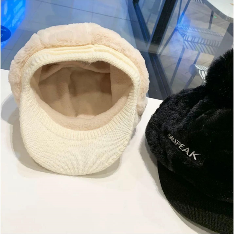 Kitty™ | Warme Wintermütze für Frauen mit kurzer Krempe