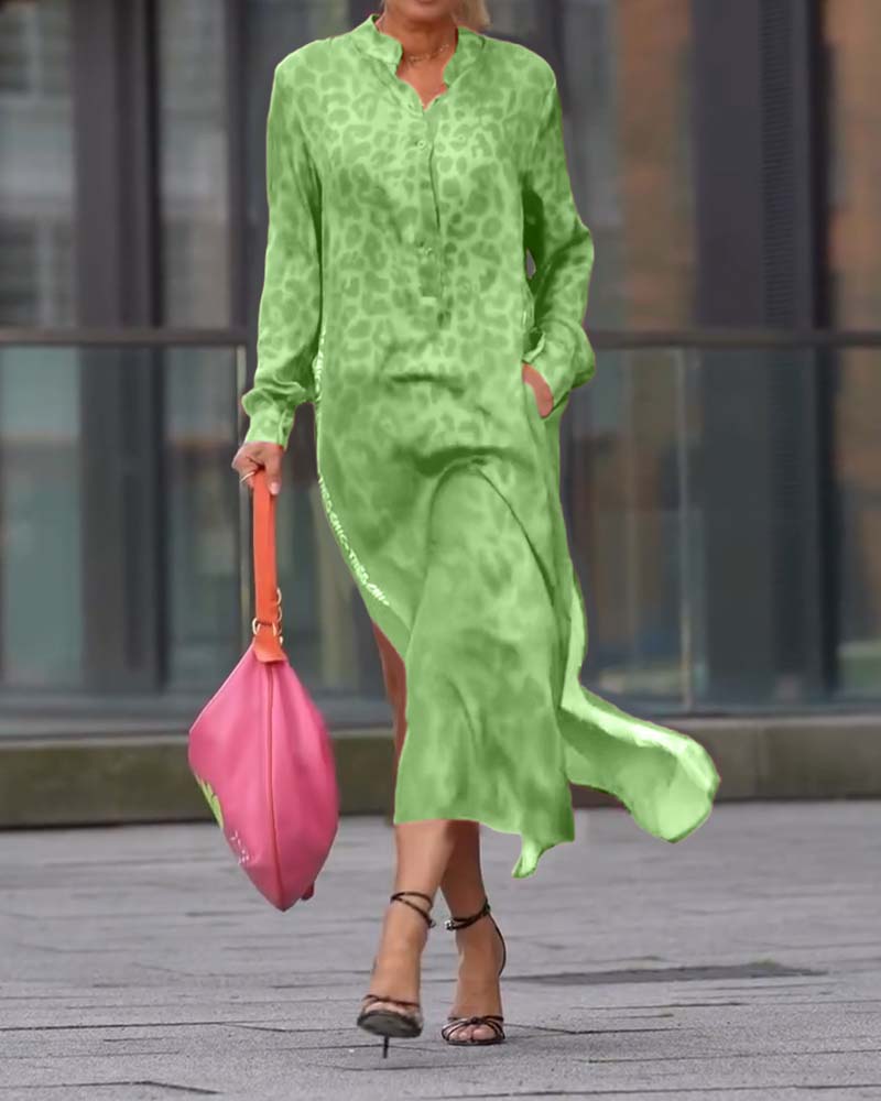 Kia | Langarmkleid mit Schlitz und Leo-Print