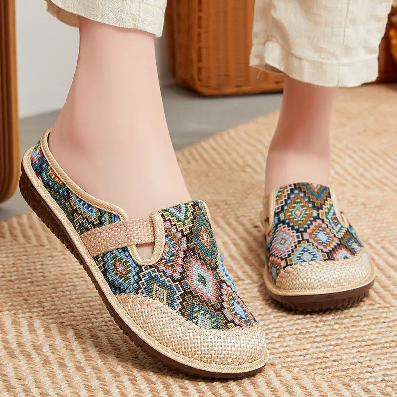 Yasin | Bestickte Leinen-Sandalen