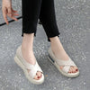 Geshia | Modernistische Plateausandalen aus Leder mit breiten Riemen