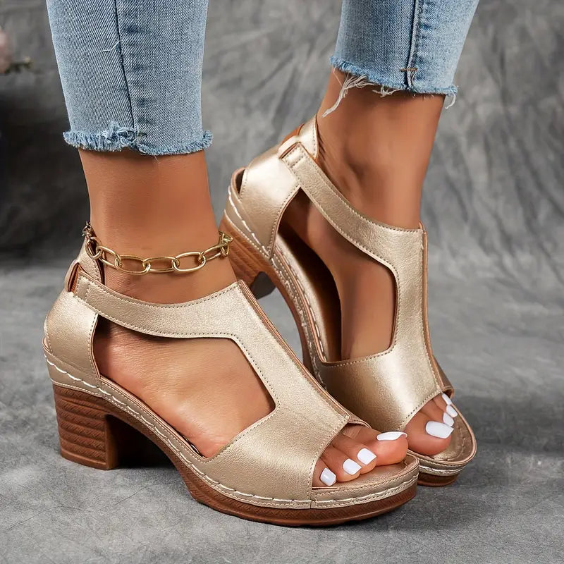 Zinia | Elegante T-Strap-Keilsandalen mit Schnalle