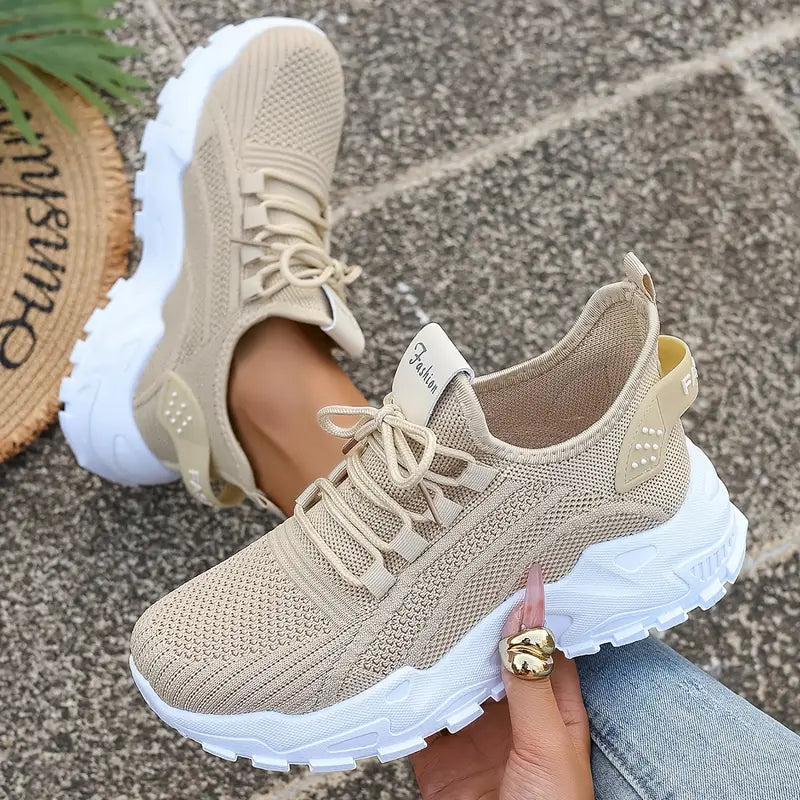 June | Bequeme Turnschuhe für Frauen