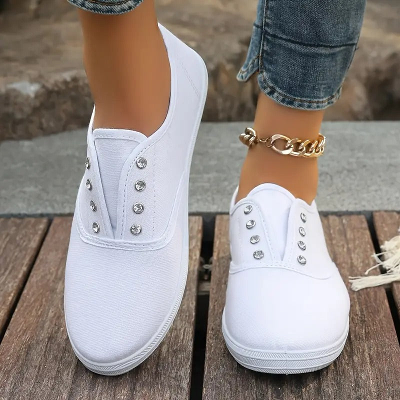 Relyn | Entspannte Schuhe mit Kristallöse