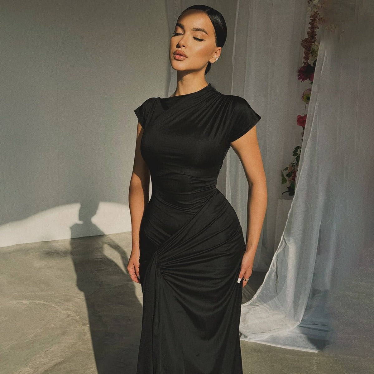 Averie™ | Leichtes Plisseekleid mit Kurzarm & Schnürung
