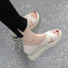 Geshia | Modernistische Plateausandalen aus Leder mit breiten Riemen