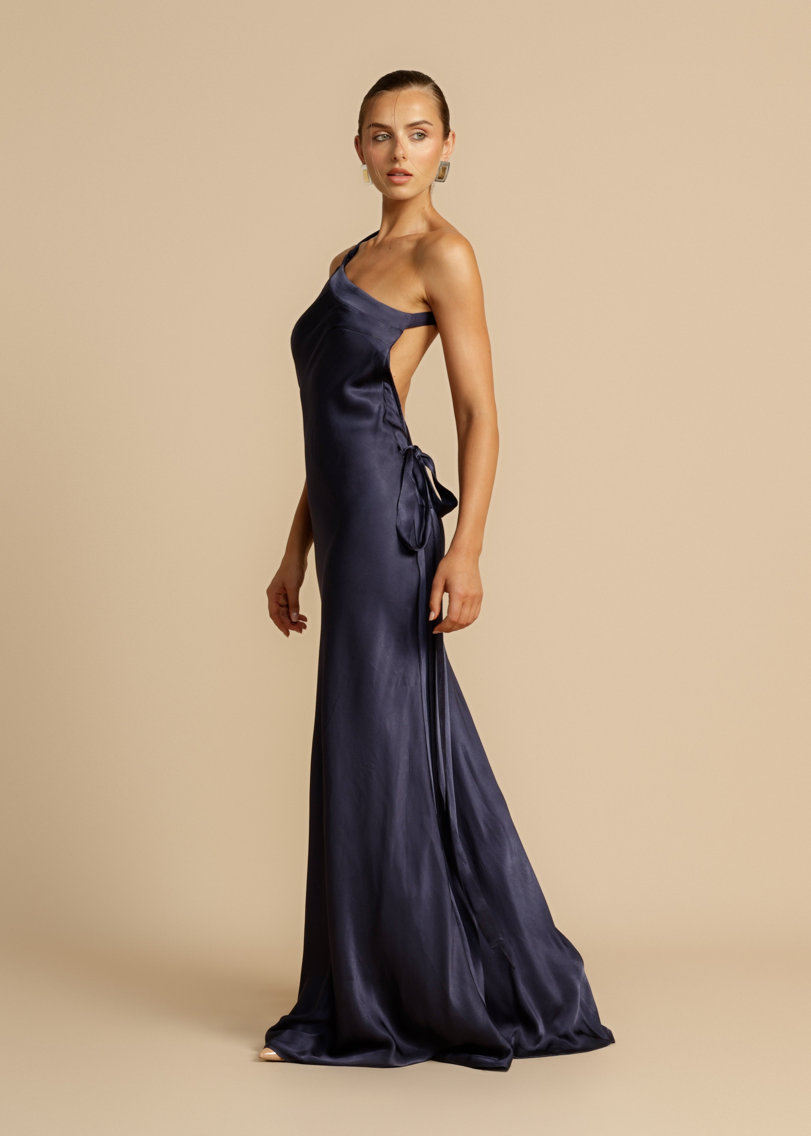 Yani | Seiden-Slipkleid mit Ein-Schulter-Träger