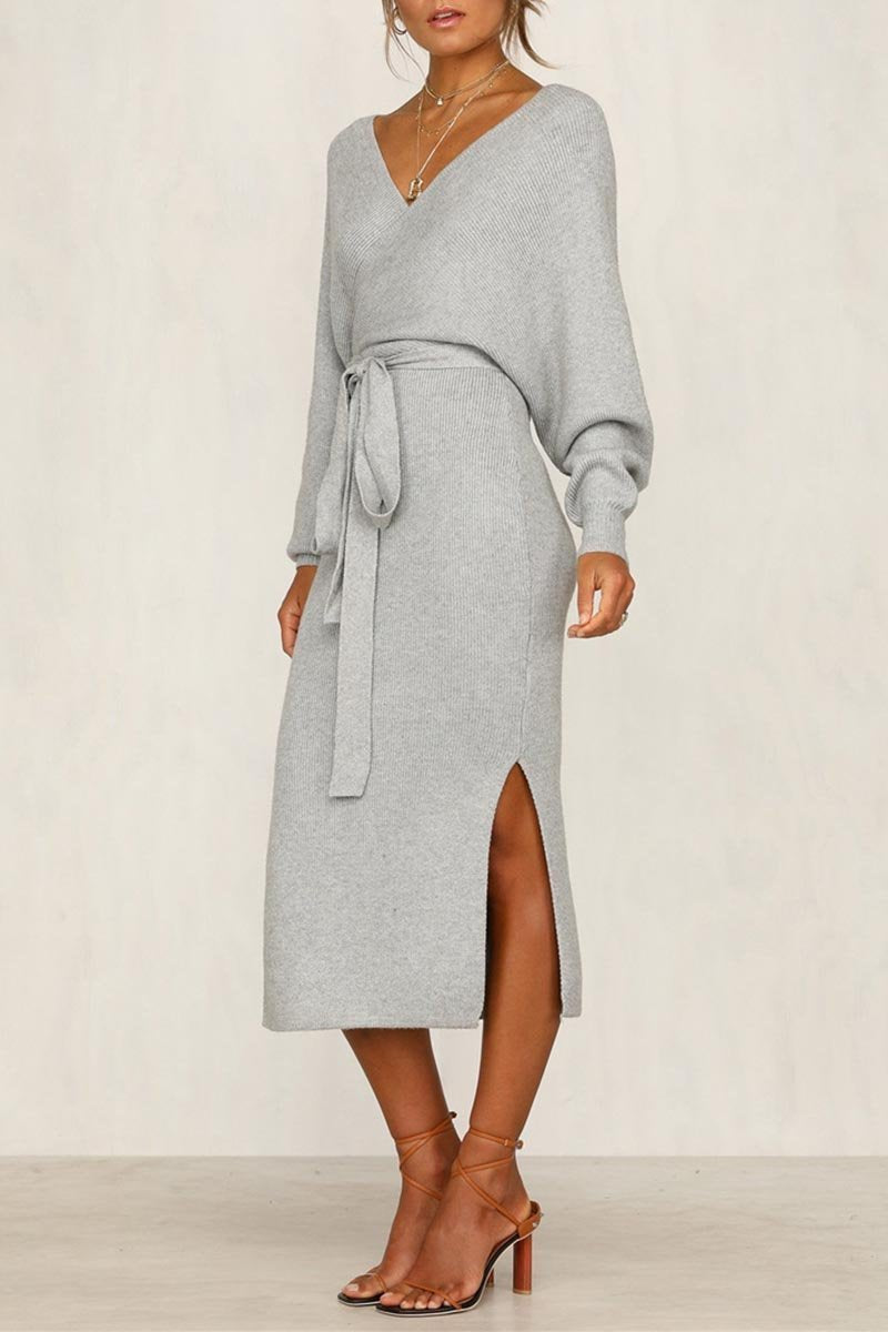 Laika | Strickkleid mit V-Ausschnitt und Bindegürtel