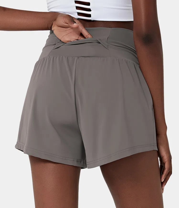 China | Sportliche Shorts mit hoher Taille und fließendem Oberstoff