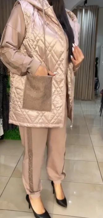 Melozie | Zweiteiliges Set mit Pailletten-Kapuzenweste