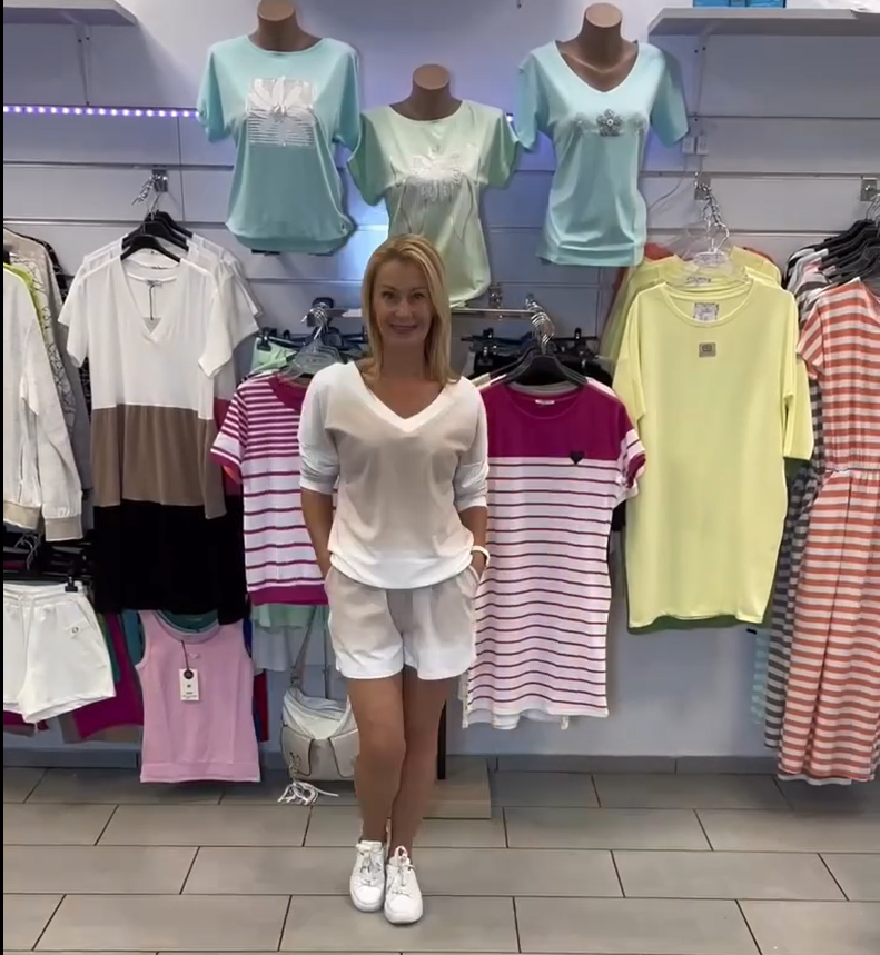 Zestaw sportowy z długim rękawem i dekoltem w serek i gradientem