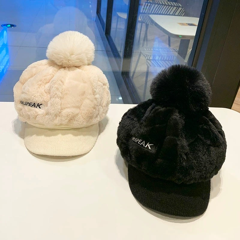 Kitty™ | Warme Wintermütze für Frauen mit kurzer Krempe