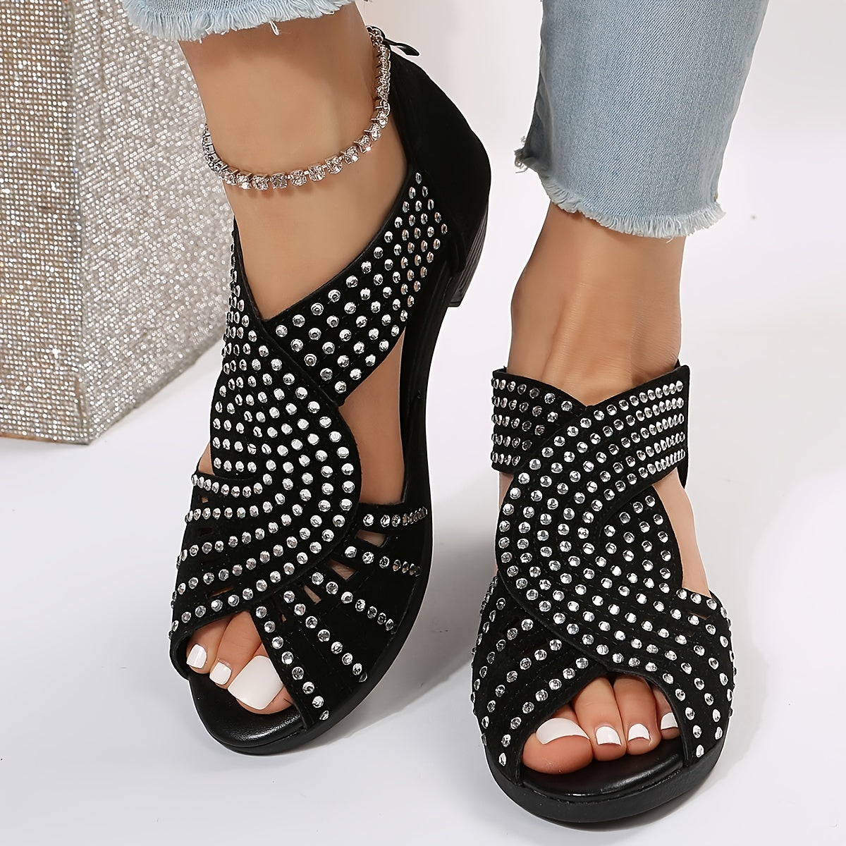 Samarah | Stilvolle Kreuzsohlen-Sandalen mit Strassdetails