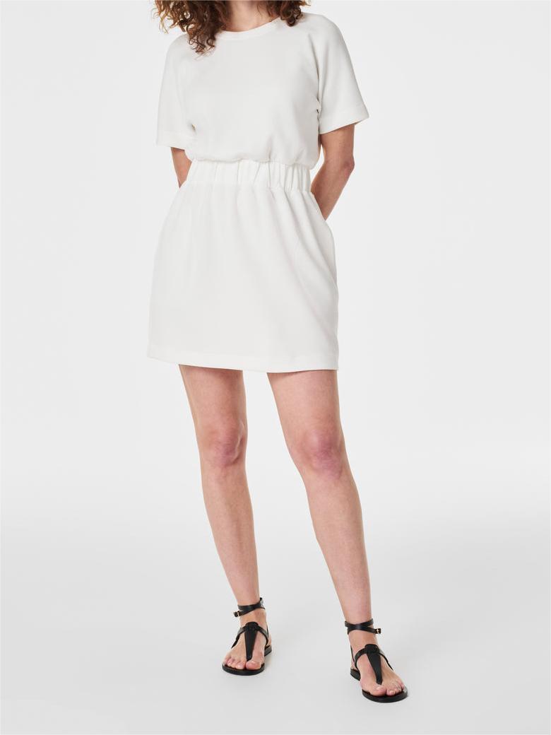 Luźna sukienka typu t-shirt z elastyczną talią👗