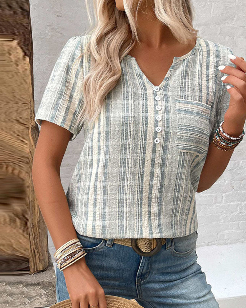 Khloe | Lässiges V-Ausschnitt-T-Shirt mit gestreiftem Karo-Muster