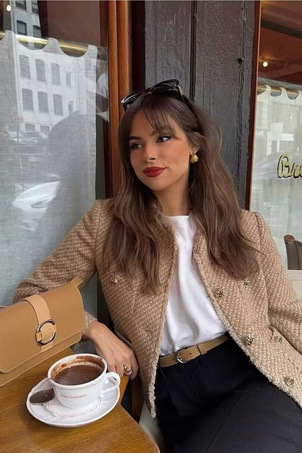 Clarila | Kurze Bouclé-Jacke mit Kristallknöpfen