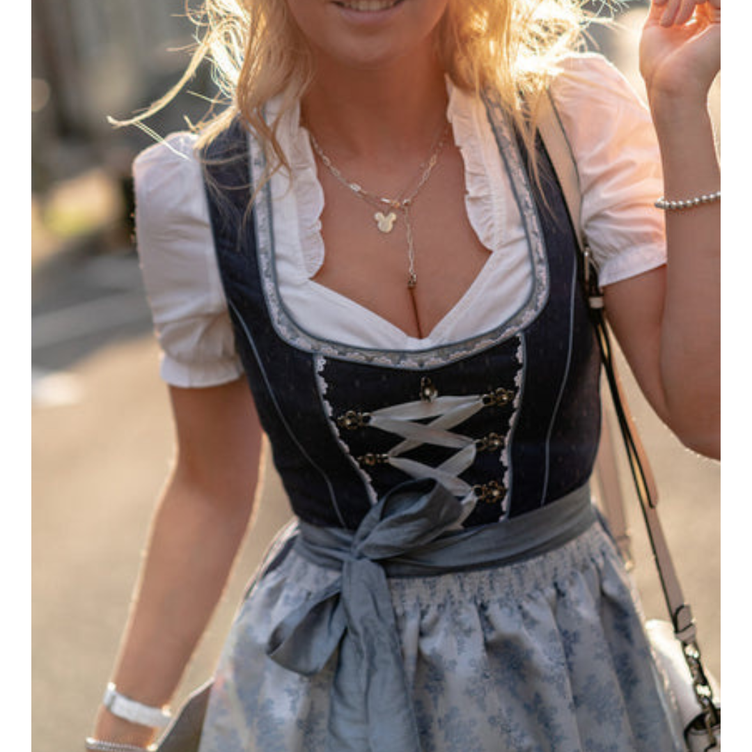Damen Dirndlkleid im klassischen Oktoberfest-Stil
