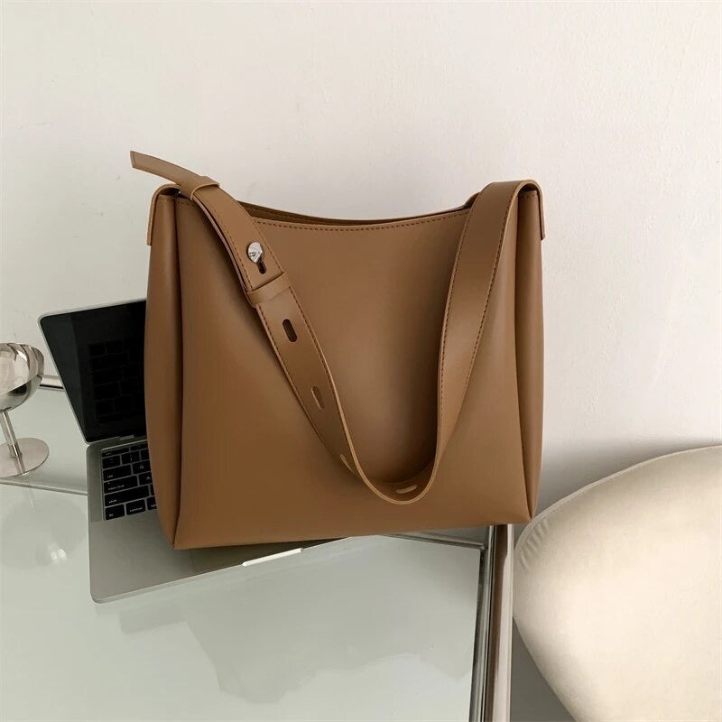 Saphira™ – Modische Henkeltasche - Kaffee