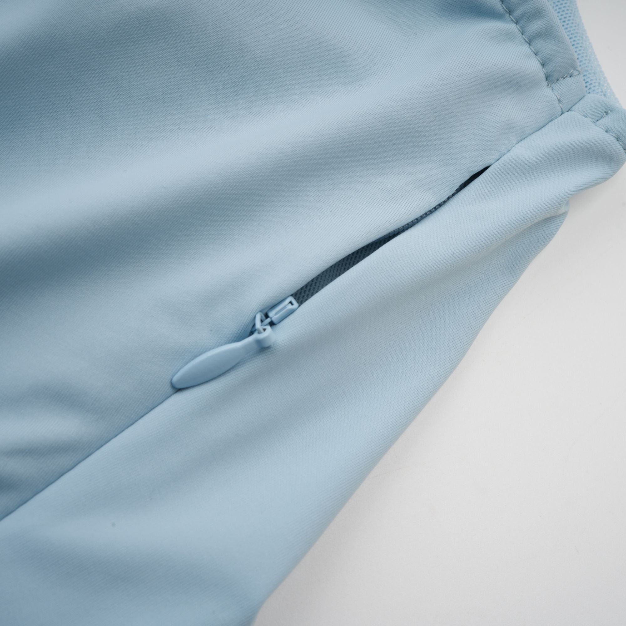 Mercy | modisches Kleid mit asymmetrischem Schnitt