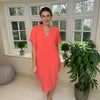 Fiena | T-Shirt-Kleid mit V-Ausschnitt in Übergröße
