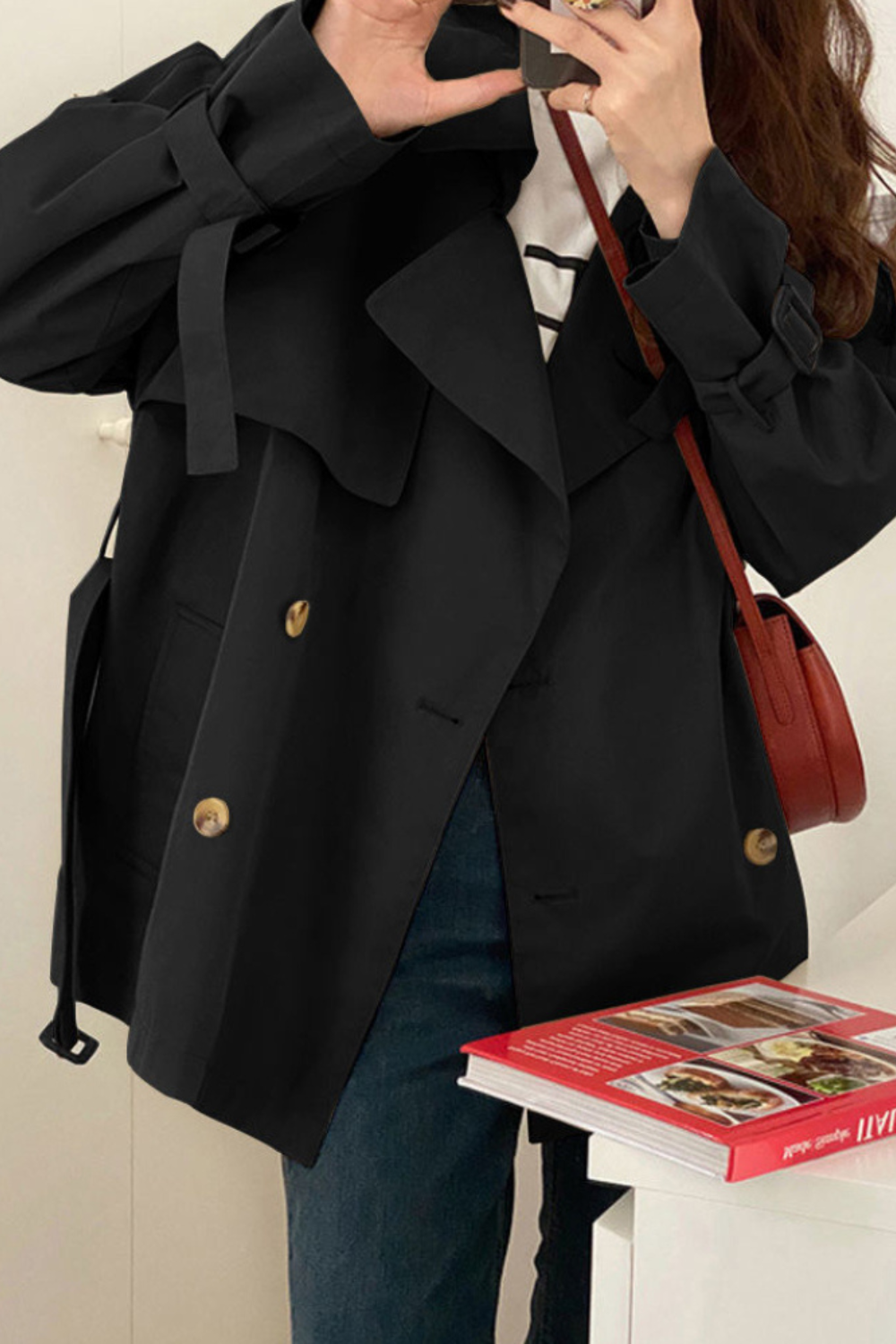 Selaries | Minimalistischer Mantel mit Gürtelärmeln und City-Look