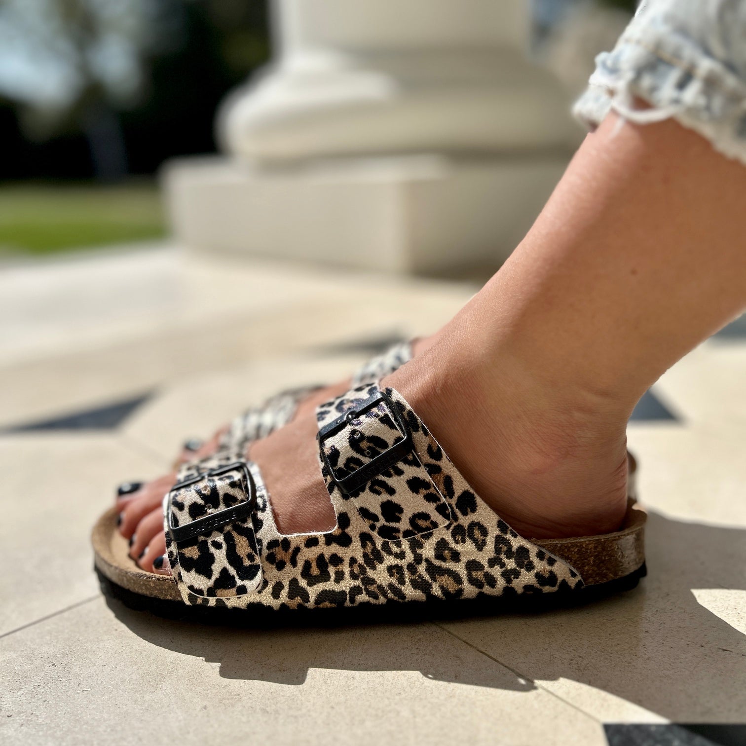 Polla | Wildleder Sandalen mit doppeltem Riemen