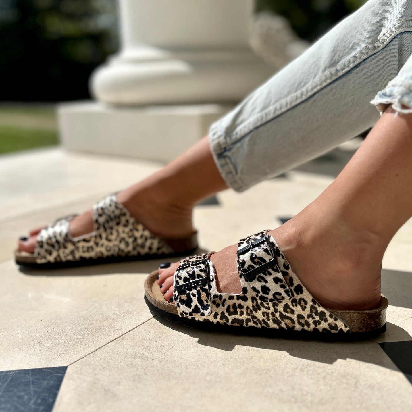 Polla | Wildleder Sandalen mit doppeltem Riemen