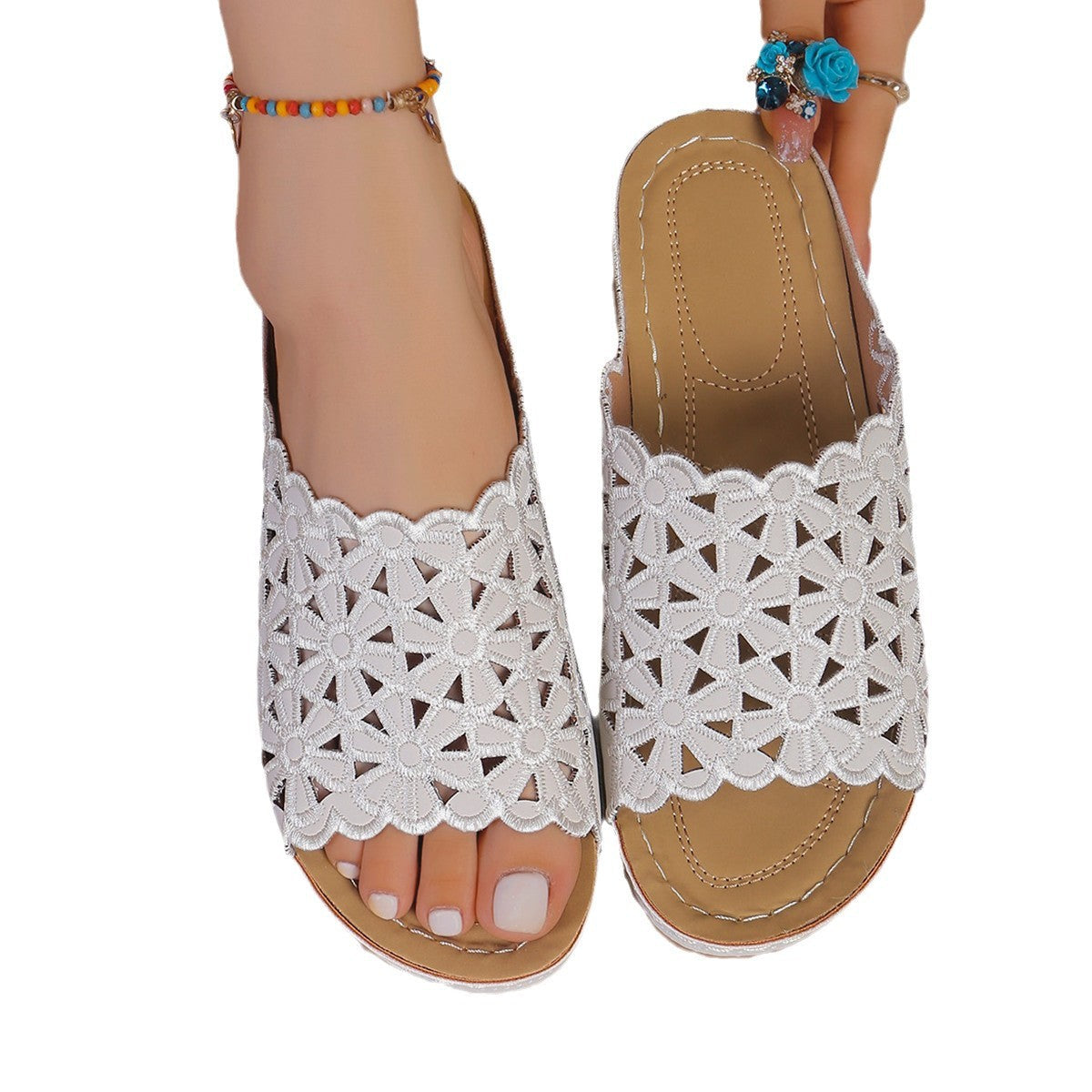 Delilah | Modische Sandalen mit floralem Muster