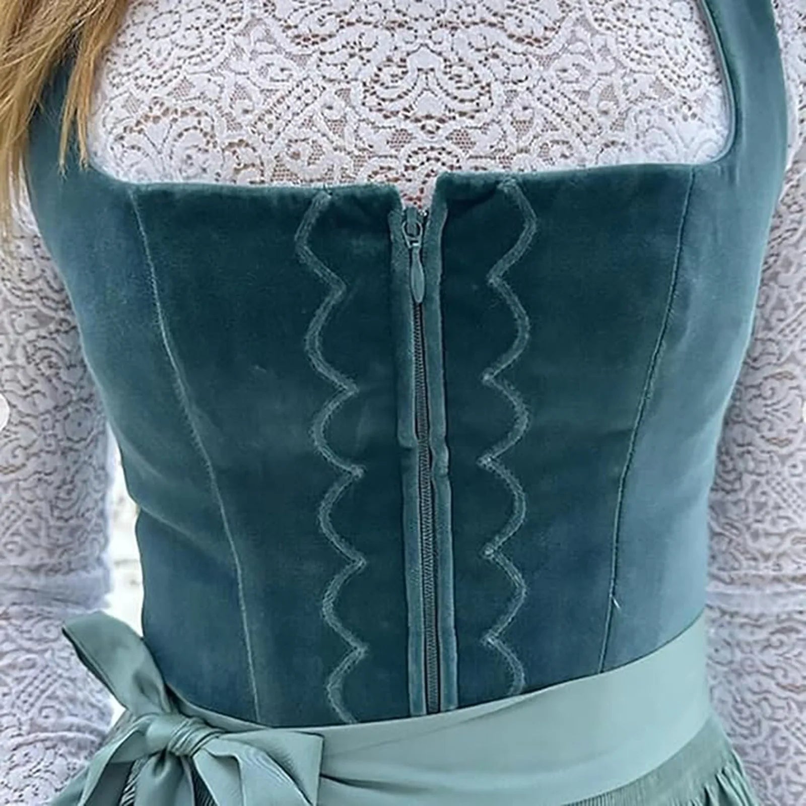 Elegantes Damen Dirndlkleid fürs Oktoberfest