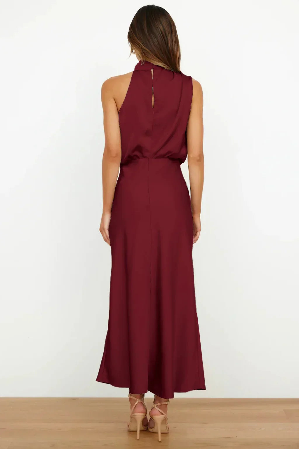Rochelle | Feminines Satin-Kleid mit Neckholder-Ausschnitt