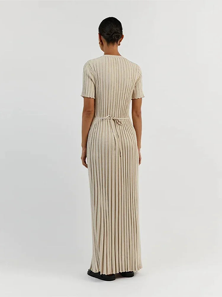 Anastasia | Geripptes Strick-Maxikleid