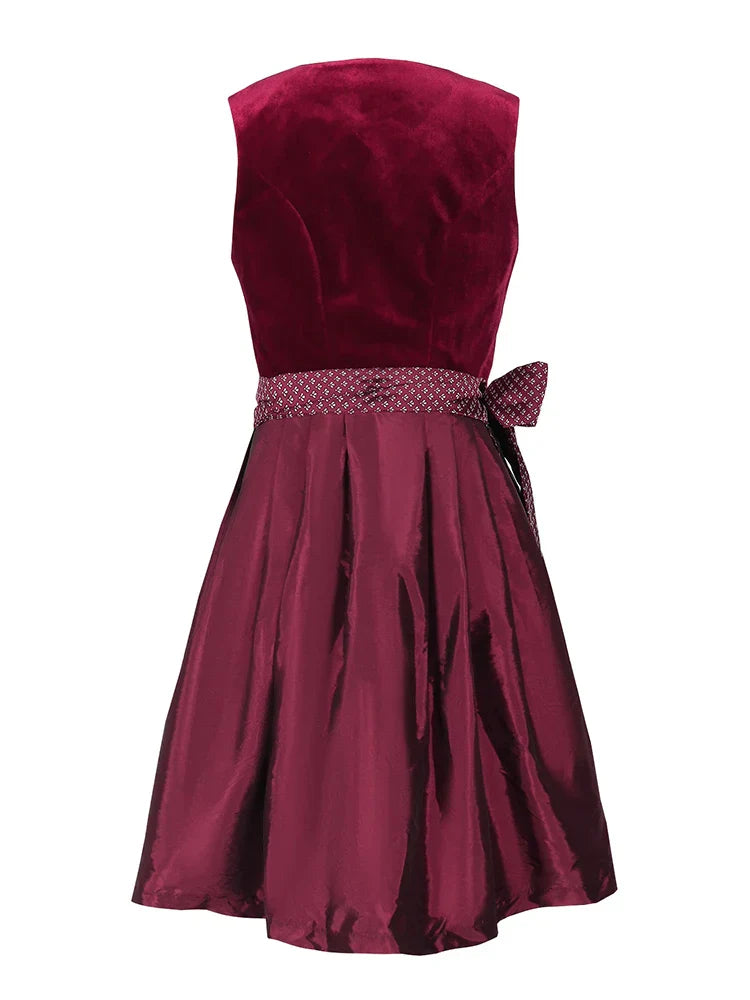 Edles Oktoberfest-Dirndl für Damen in Rot