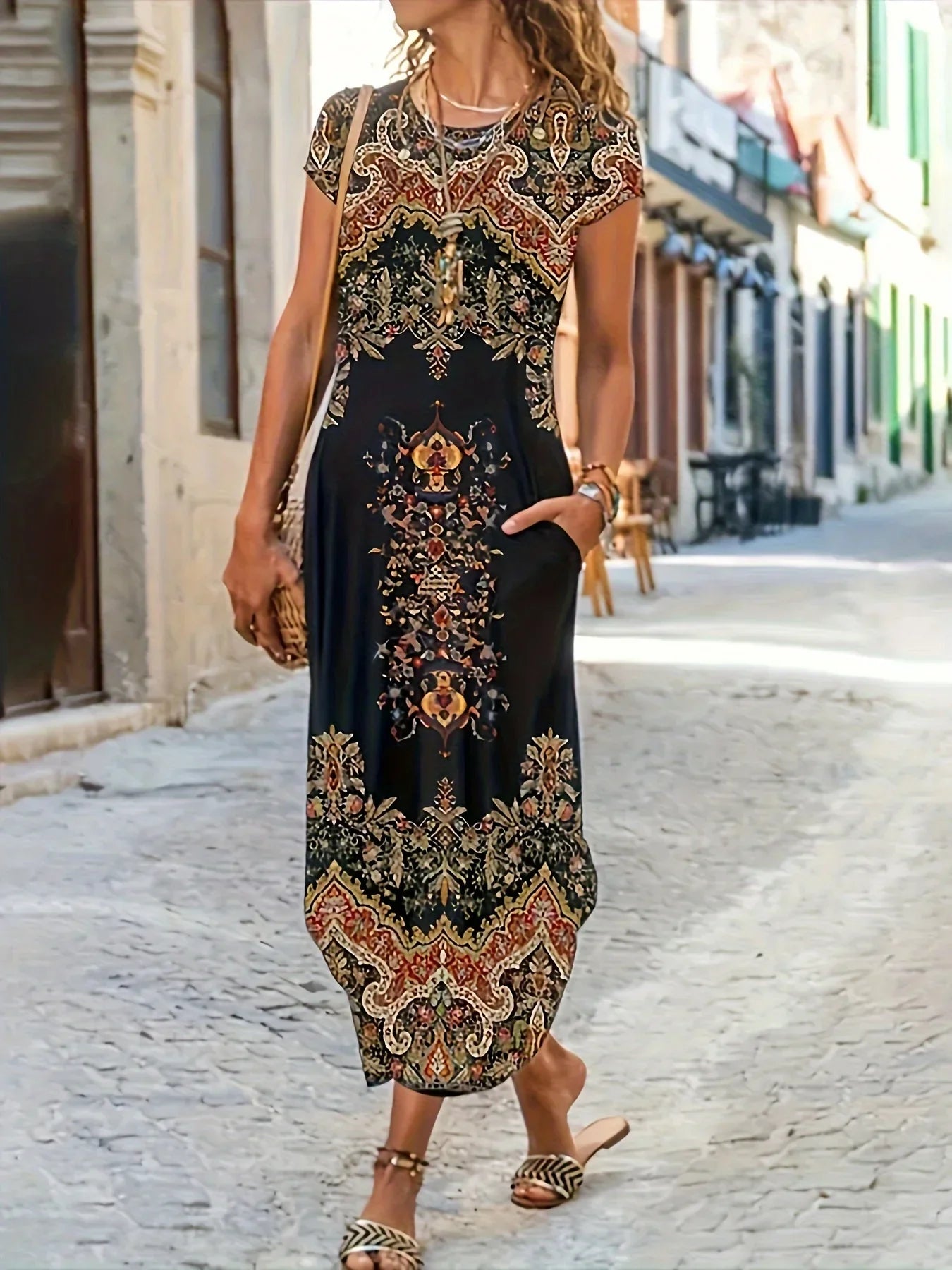 Janiya | Verziertes Maxikleid mit Taschen