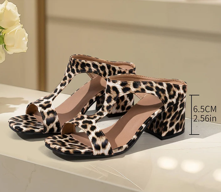 Vian | Sandalen mit Blockabsatz und einzigartigem Design