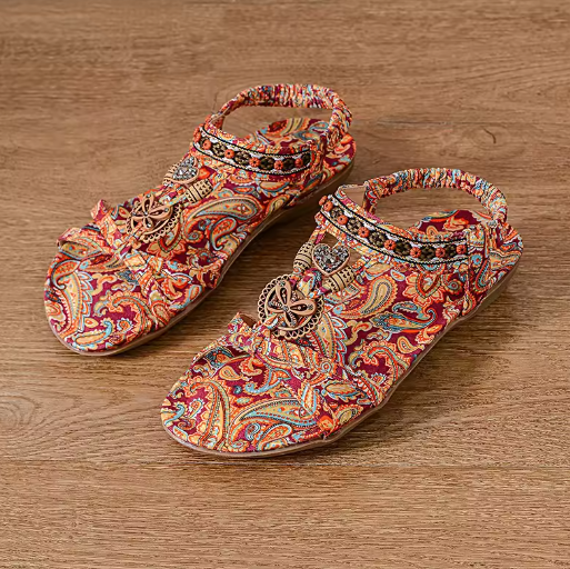 Kaiya | Bestickte flache Sandalen mit böhmischen Perlen
