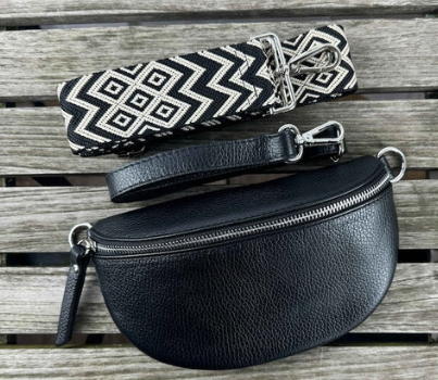 Jayda | Demi-Lune Tasche mit austauschbarem Riemen